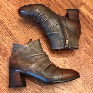 Melani by L'Artiste for Springstep-Size 7